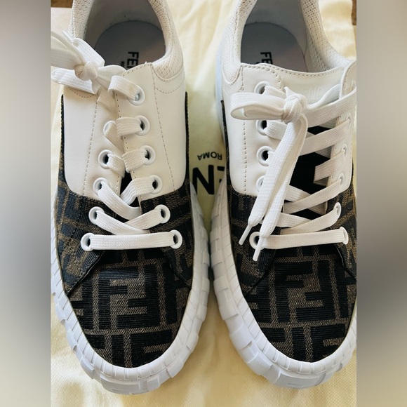 FENDI FORCE Brown FF Canvas White /7UK 40EUR- 8US